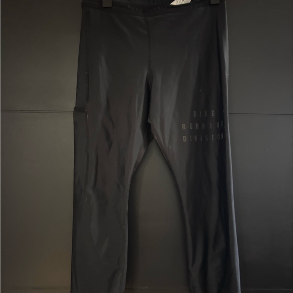 Nike Black Running Division Capri Tights - Picture 1 of 4